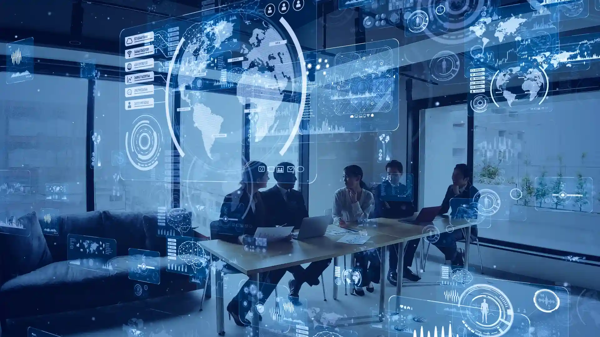 Reunião de profissionais em um escritório moderno, com tecnologia avançada e gráficos digitais de realidade aumentada exibidos na tela, representando inovação e tecnologia na área de negócios.