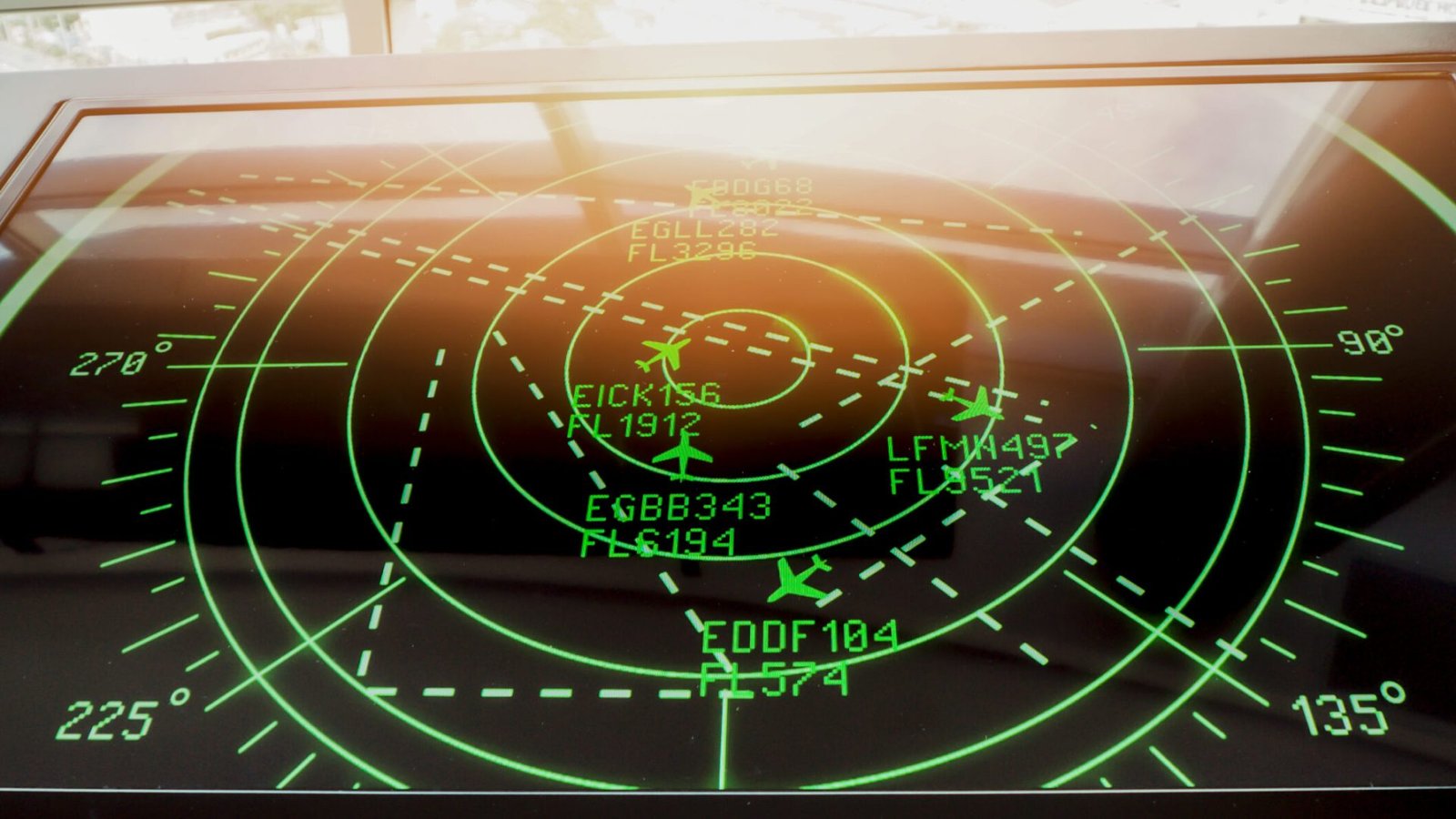 Simulation screen showing various flights for transportation and passengers.